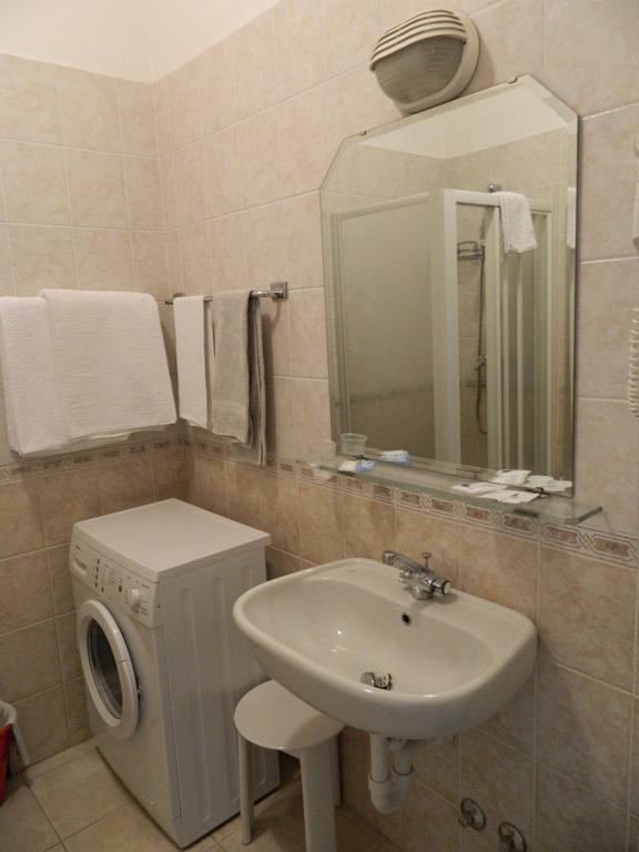Residence Dei Fiori Bordighera Δωμάτιο φωτογραφία